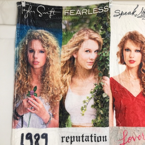 Taylor Swift Fleece Throw Blanket 40”x 50” NEW Soft Cozy Swifties Music Fan Gift - Picture 8 of 14